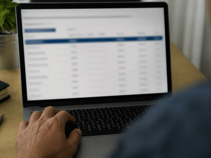 Relevé bancaire montrant dividendes versés sur compte investissement