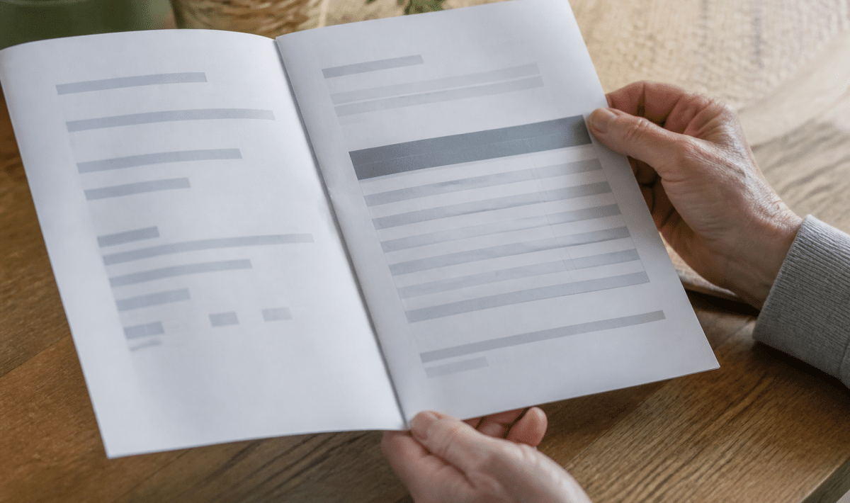 Document assurance vie ouvert montrant frais de cloture detailles