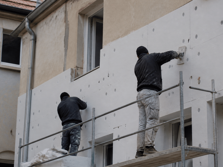 Isolant thermique applique sur facade immeuble collectif ancien